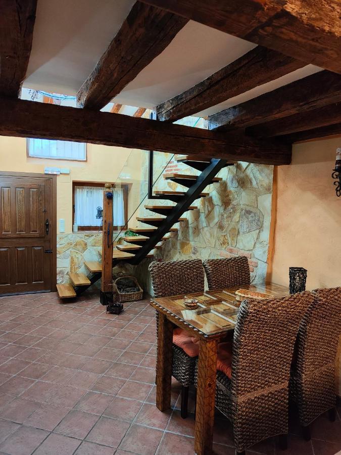 בית הארחה Tabanera del Monte 	Casa Vieja Tabanera A 8 Min De Segoia מראה חיצוני תמונה