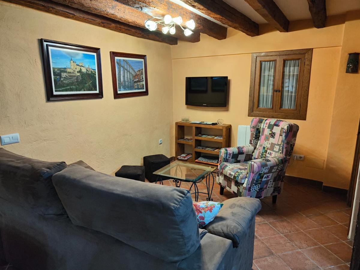 בית הארחה Tabanera del Monte 	Casa Vieja Tabanera A 8 Min De Segoia מראה חיצוני תמונה