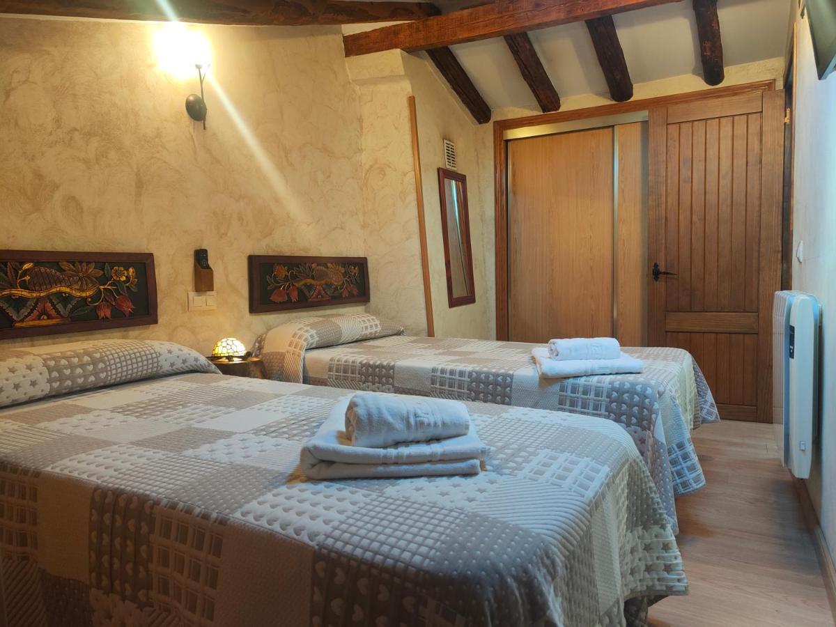 בית הארחה Tabanera del Monte 	Casa Vieja Tabanera A 8 Min De Segoia מראה חיצוני תמונה